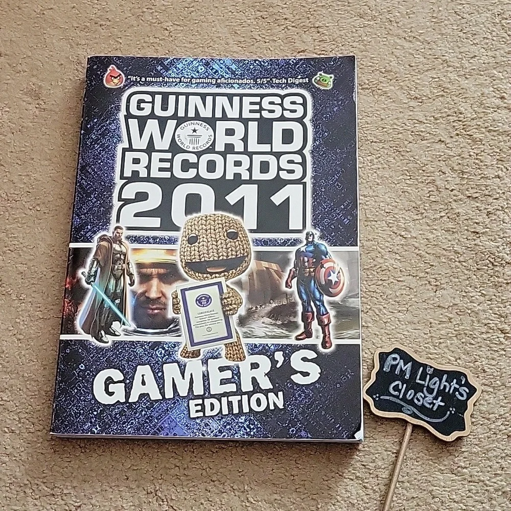 Guinness World Records 2011 Gamer's Edition Paperback Book